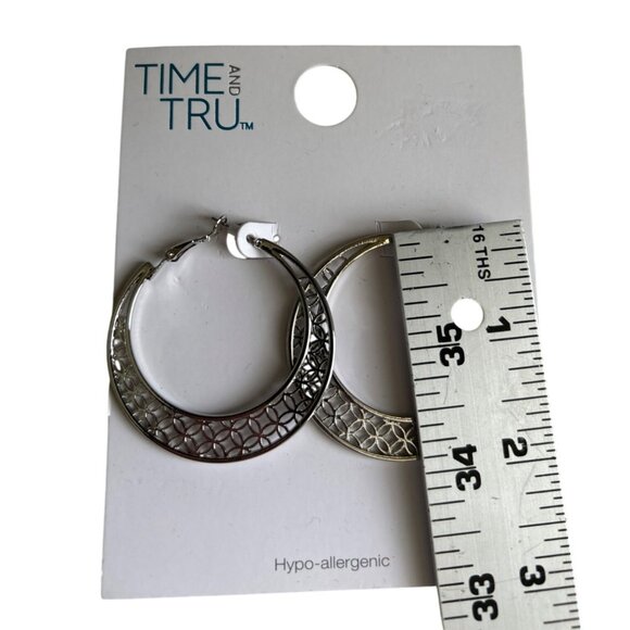Time And Tru Hypoallergenic Gold Tone Leaf & Silver Tone Hoop Cutout Earrings - Picture 5 of 6
